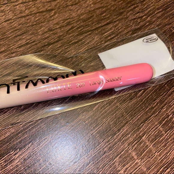 LUXIE BEAUTY 209 Large Shader Summer Daze Tan Makeup Brush, Orange Pink Ombre - Picture 3 of 4